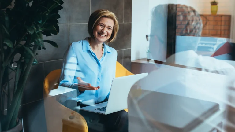 woman talking to business brokers